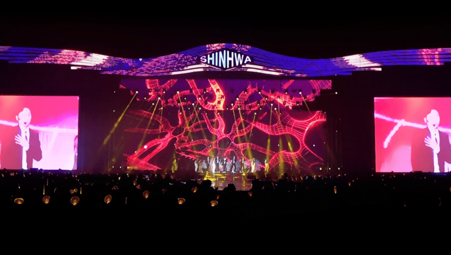 Stage set Lee Juck and Shinhwa